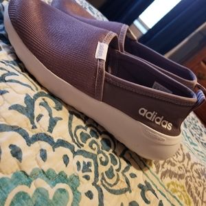 Womens Adidas slip on sneakers, Size 7, never worn